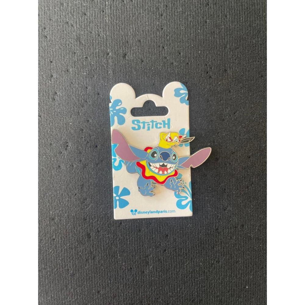 Disneyland Paris stitch as dumbo pin